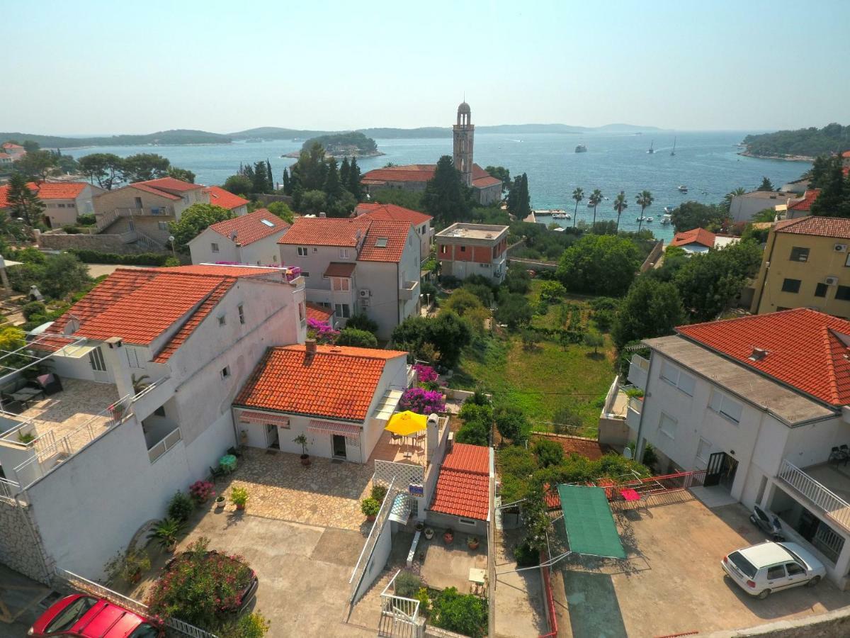 Apartments Hruban Hvar Town Exteriör bild